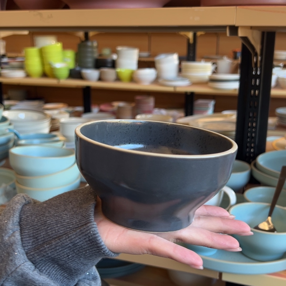 新骨瓷150瑕疵慎拍 烟灰黑5寸碗