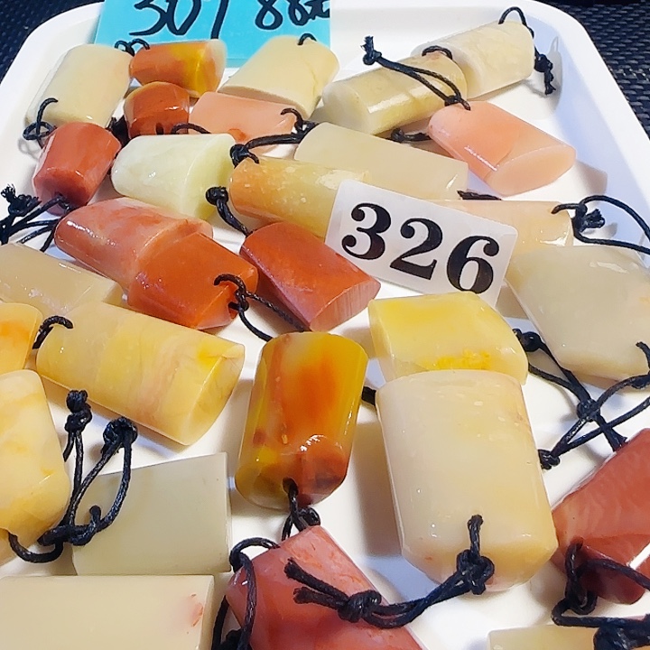 印石青田石老挝石椭圆随形印章30个88元，尺寸2-3多公分