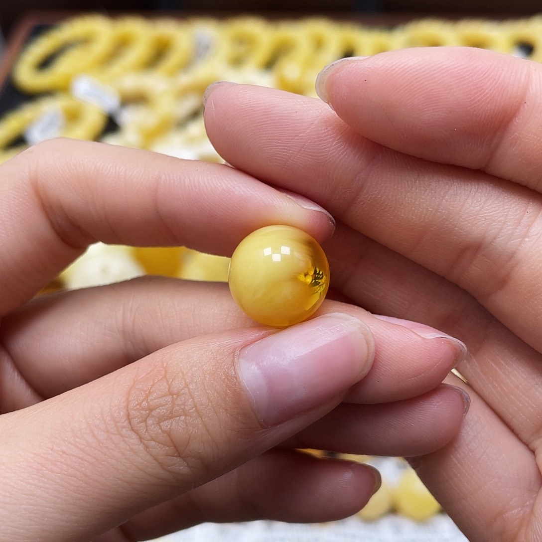 未镶嵌蜜蜡裸石圆珠13.3mm