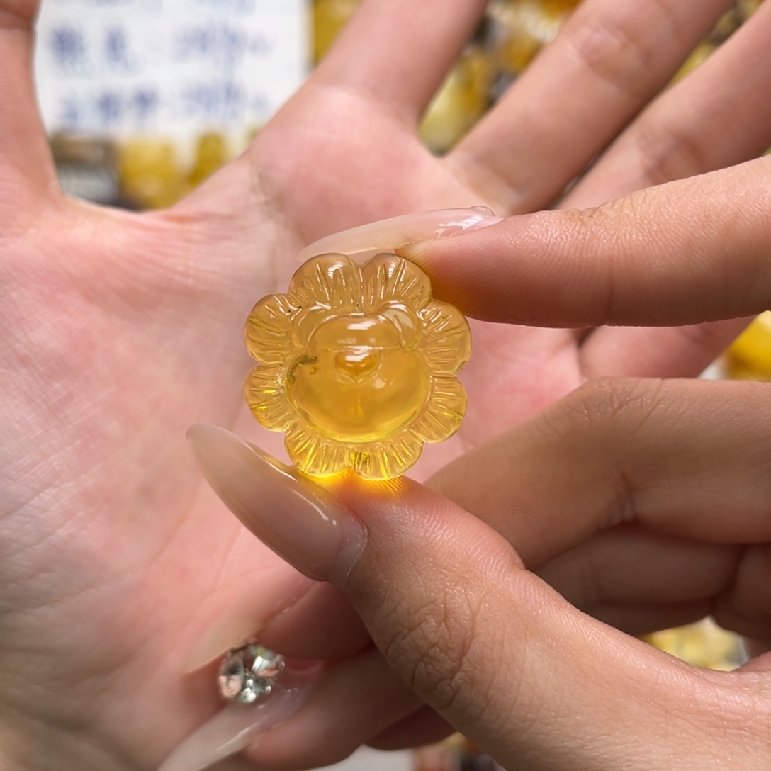 琥珀未镶嵌裸石天然琥珀熊头花