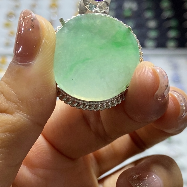 翡翠颈饰合金吊坠