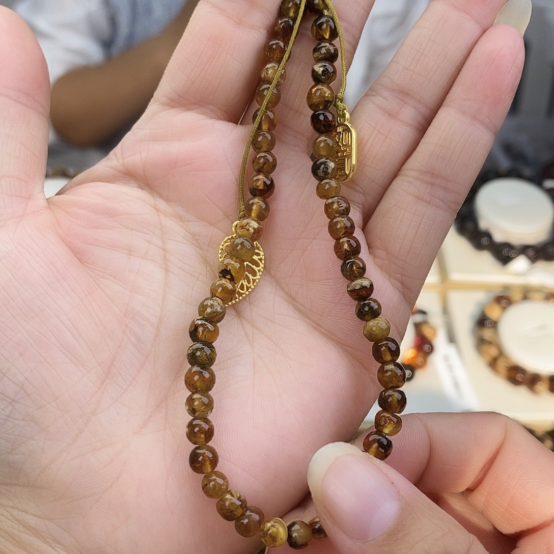 琥珀未镶嵌裸石琥珀