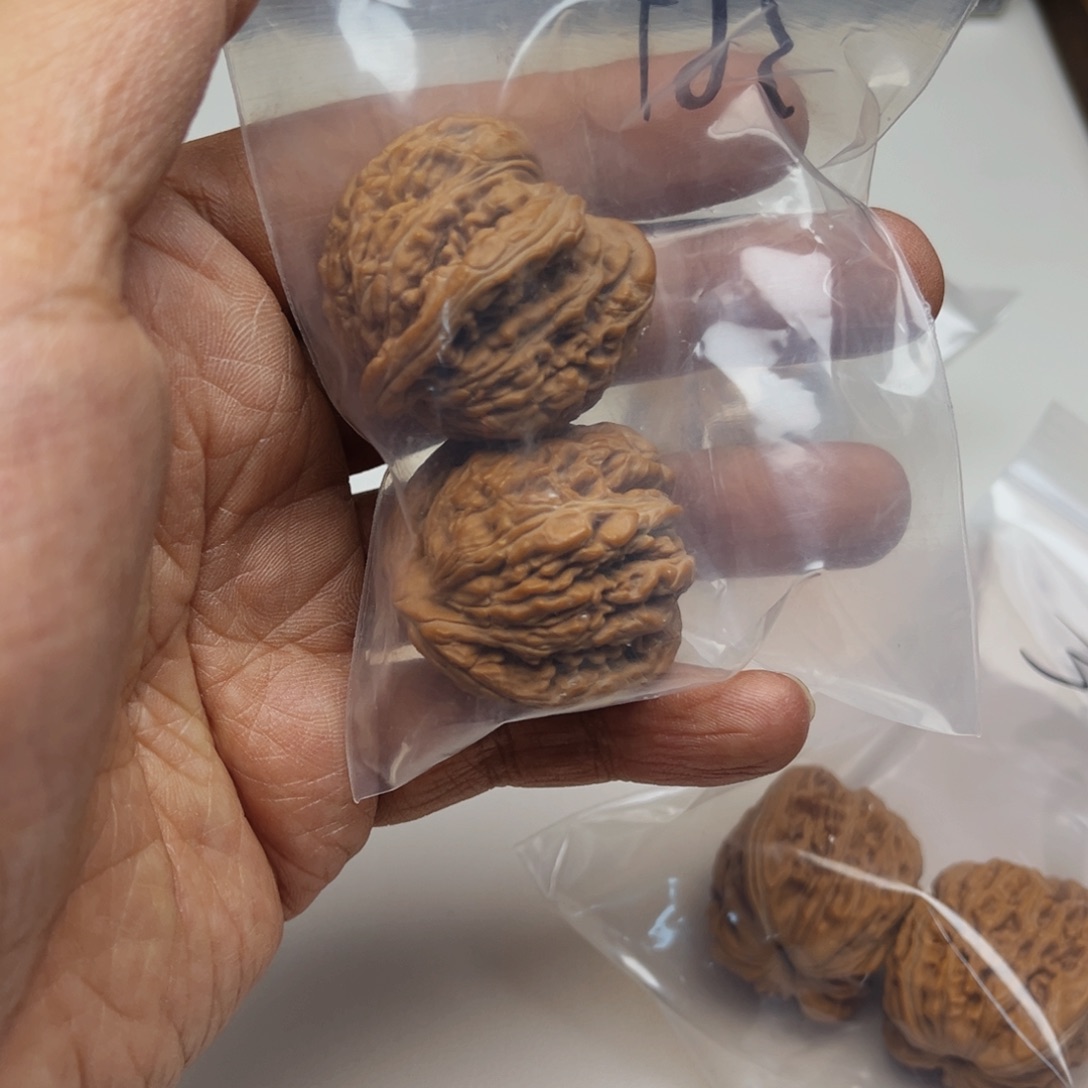 缘***冰文玩核桃吊坠汉高楼