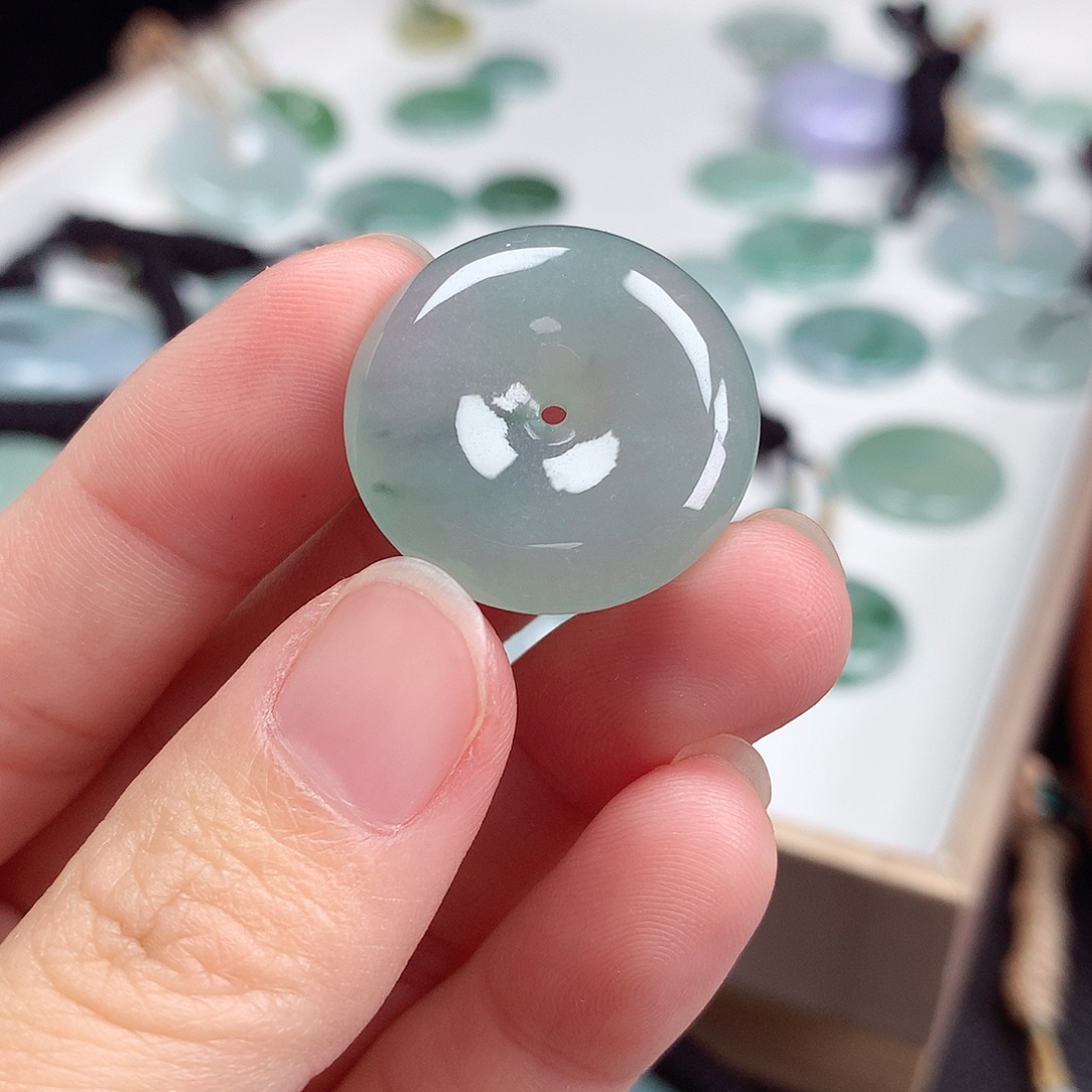 翡翠未镶嵌颈饰平安扣23.8×5.7