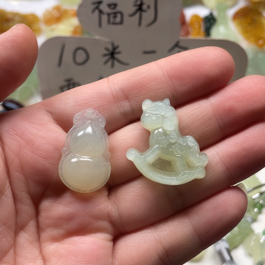 3****蛇纹石玉未镶嵌颈饰