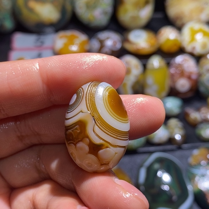 玛瑙/玉髓未镶嵌珠宝半成品44