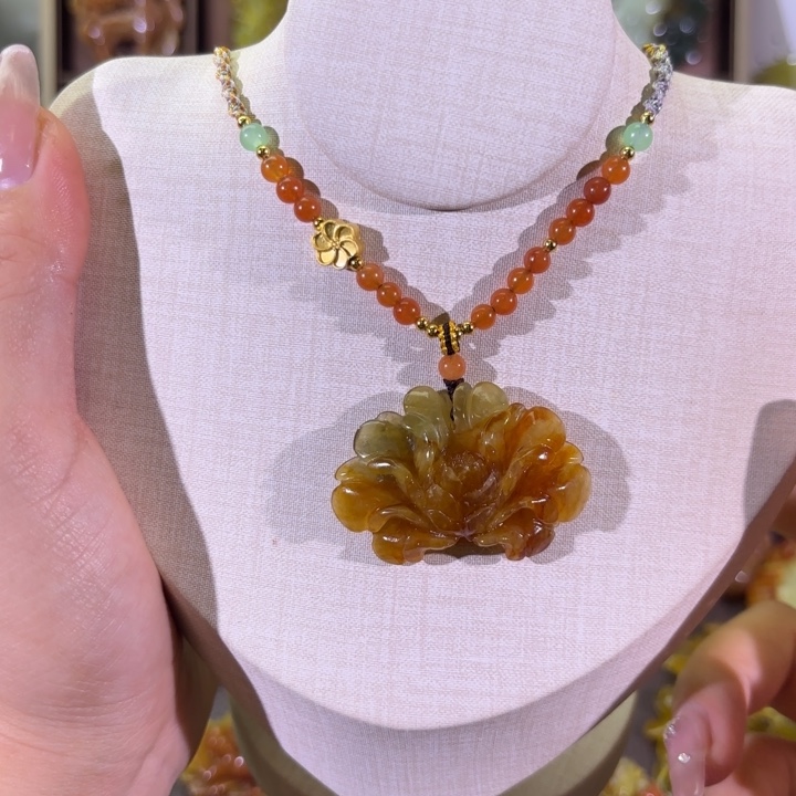 未镶嵌蛇纹石玉颈饰