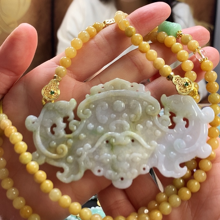 翡翠颈饰未镶嵌吊坠