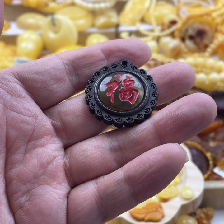 蜜蜡手串未镶嵌吊坠