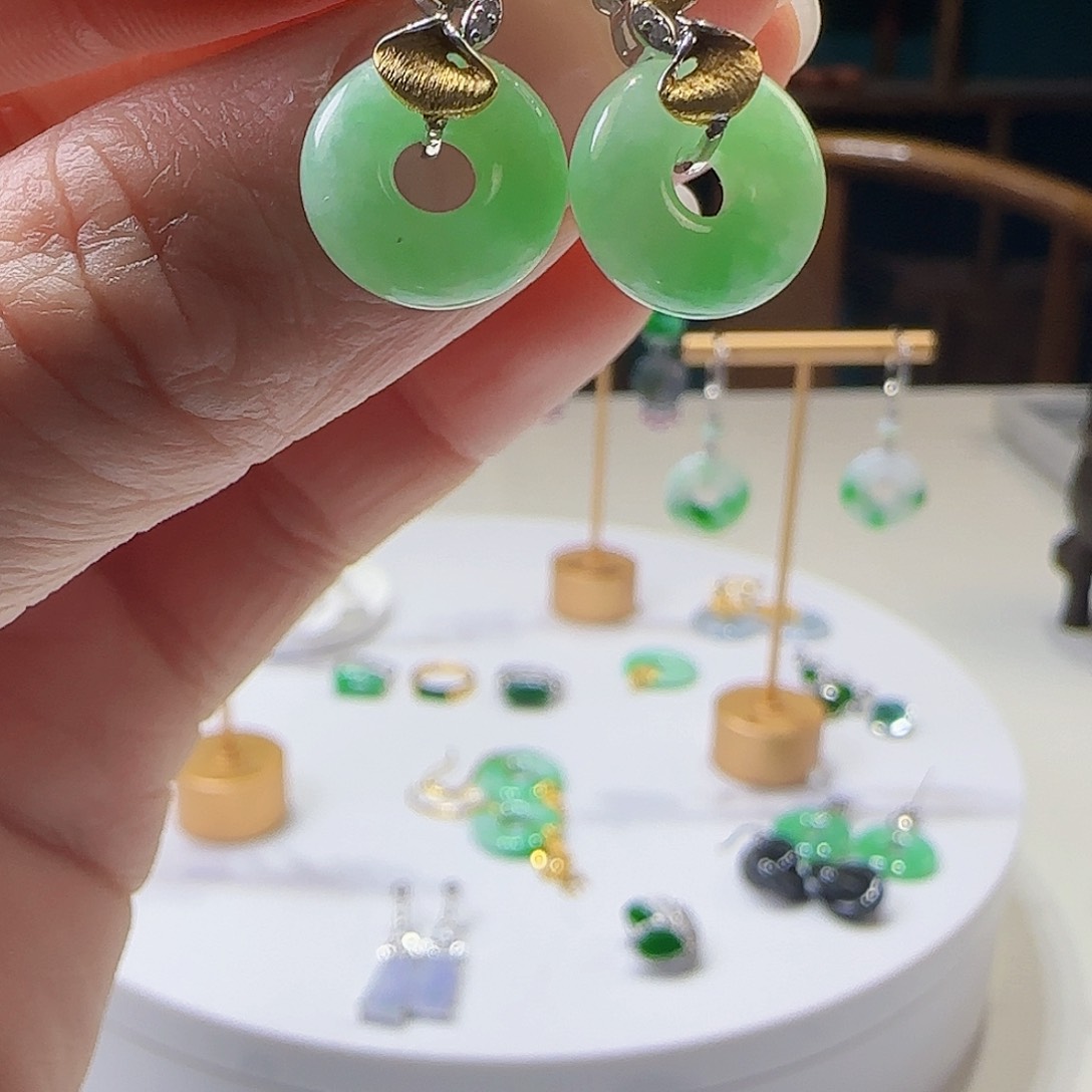 翡翠耳饰18K金镶嵌天然缅甸a货翡翠