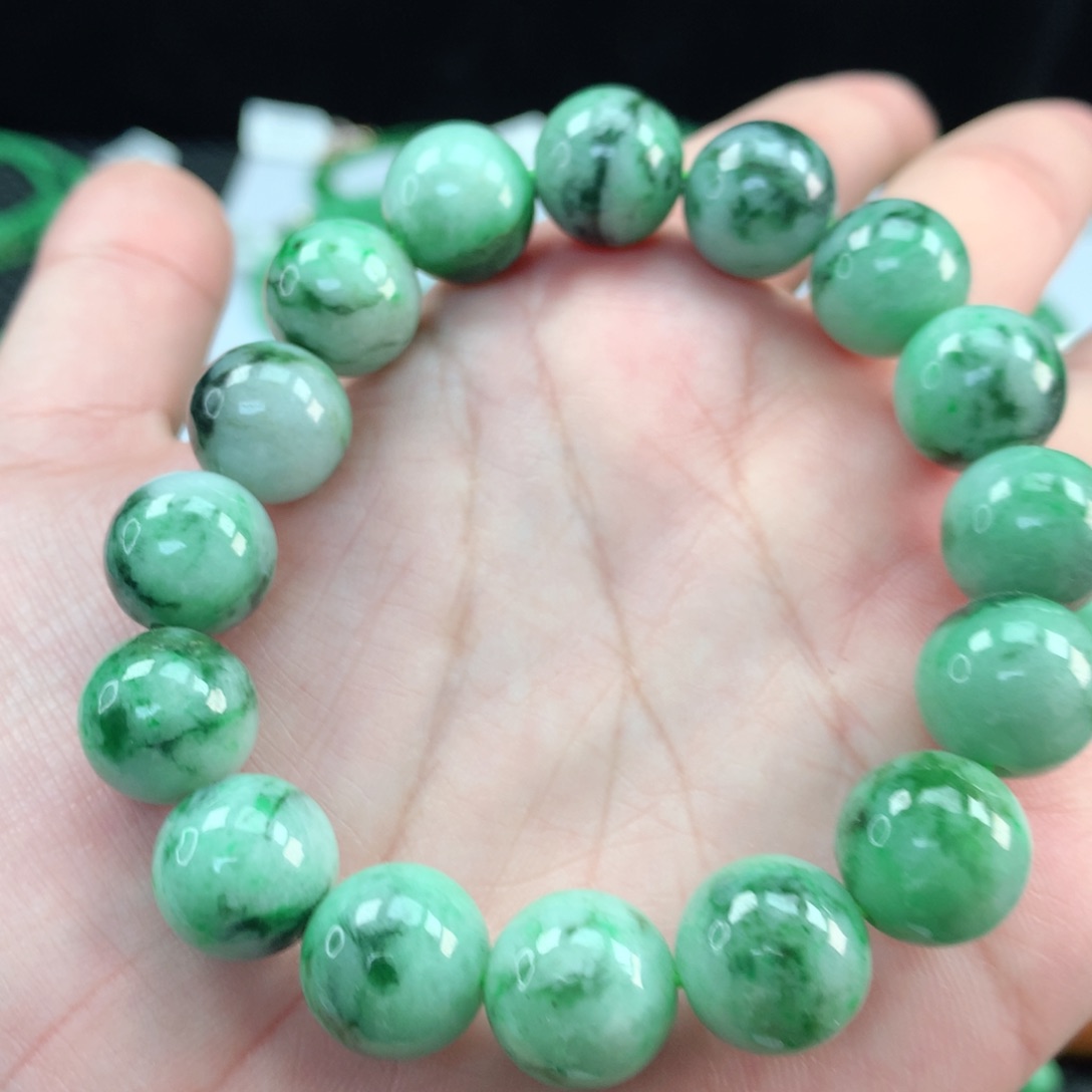 翡翠手链未镶嵌翡翠