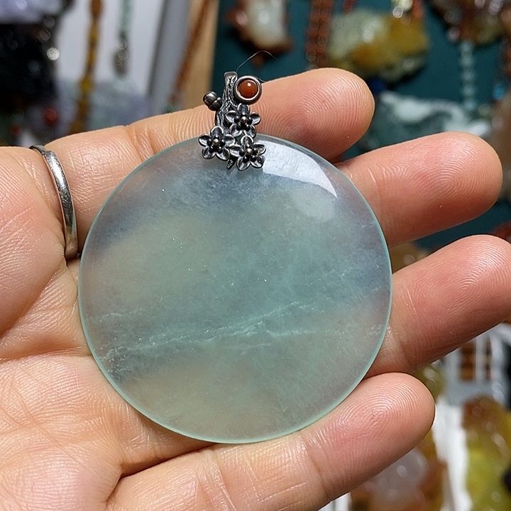 翡翠未镶嵌吊坠(赠链)