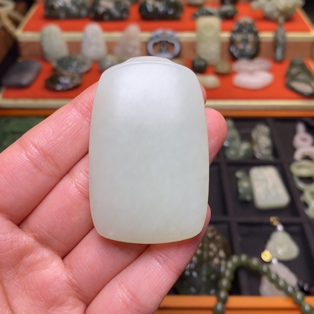 和田玉颈饰未镶嵌老***会