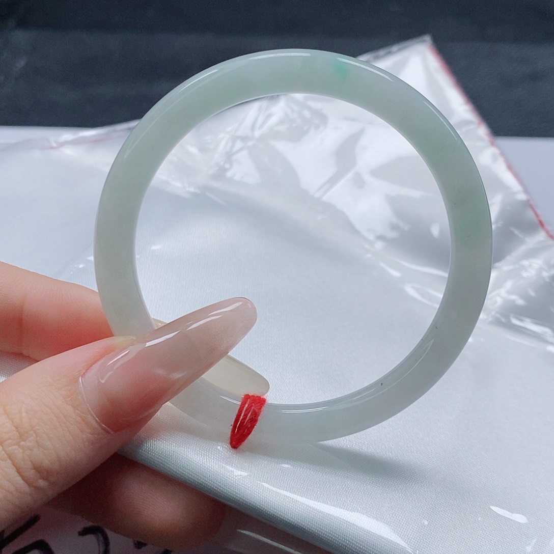 【闪购商品】未镶嵌手镯（圆镯）翡翠485号