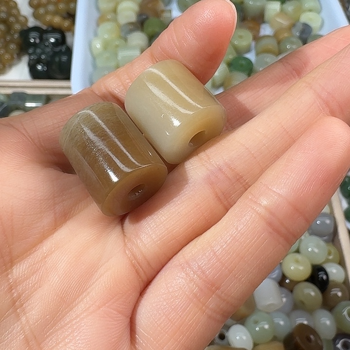 露***子和田玉未镶嵌颈饰拍2