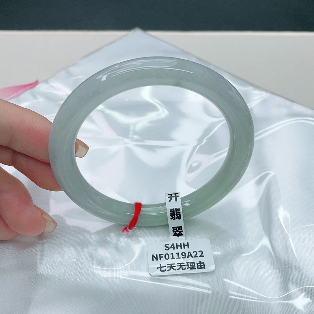 翡翠手镯未镶嵌圆56