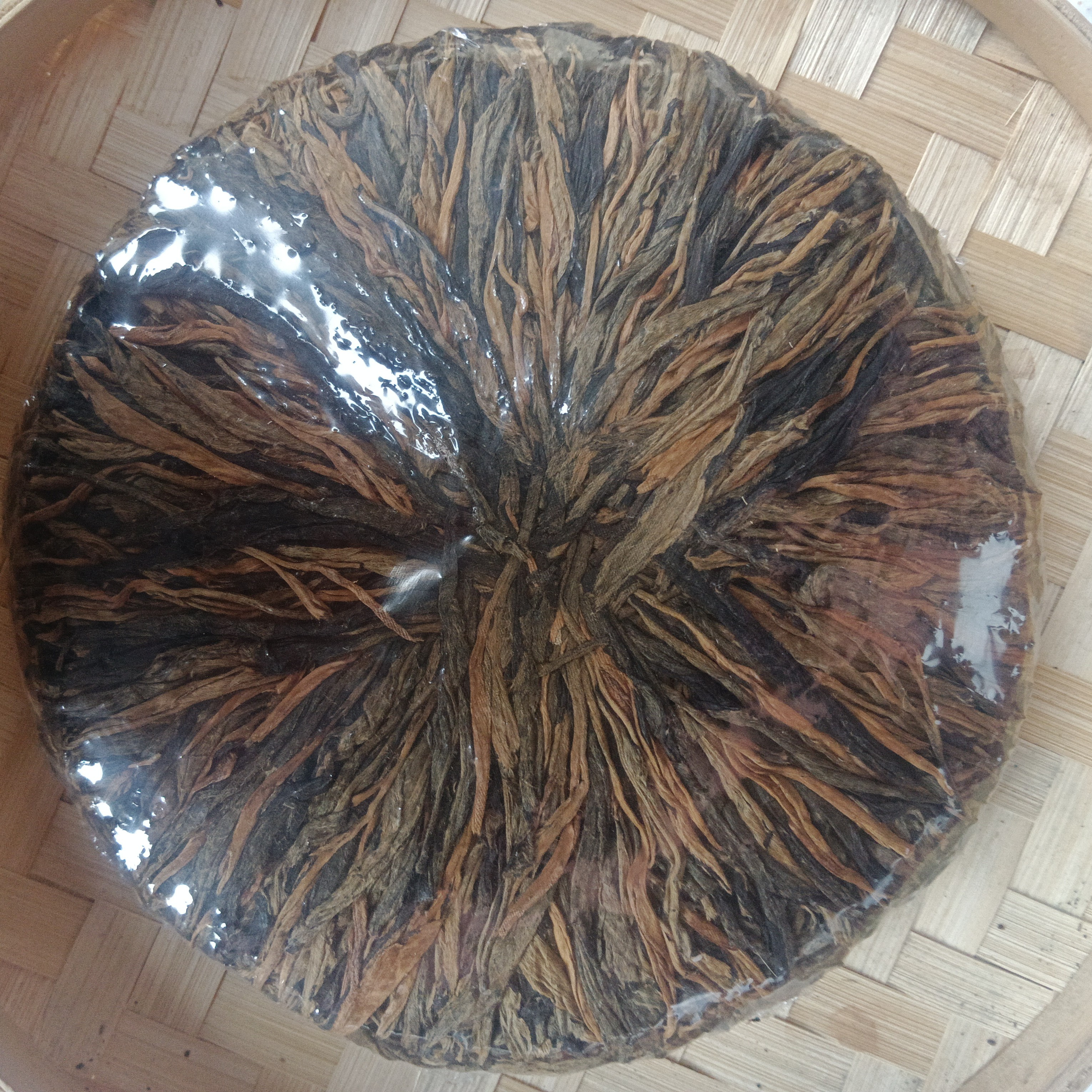 云南普洱古树红茶金枝玉叶（茶饼）