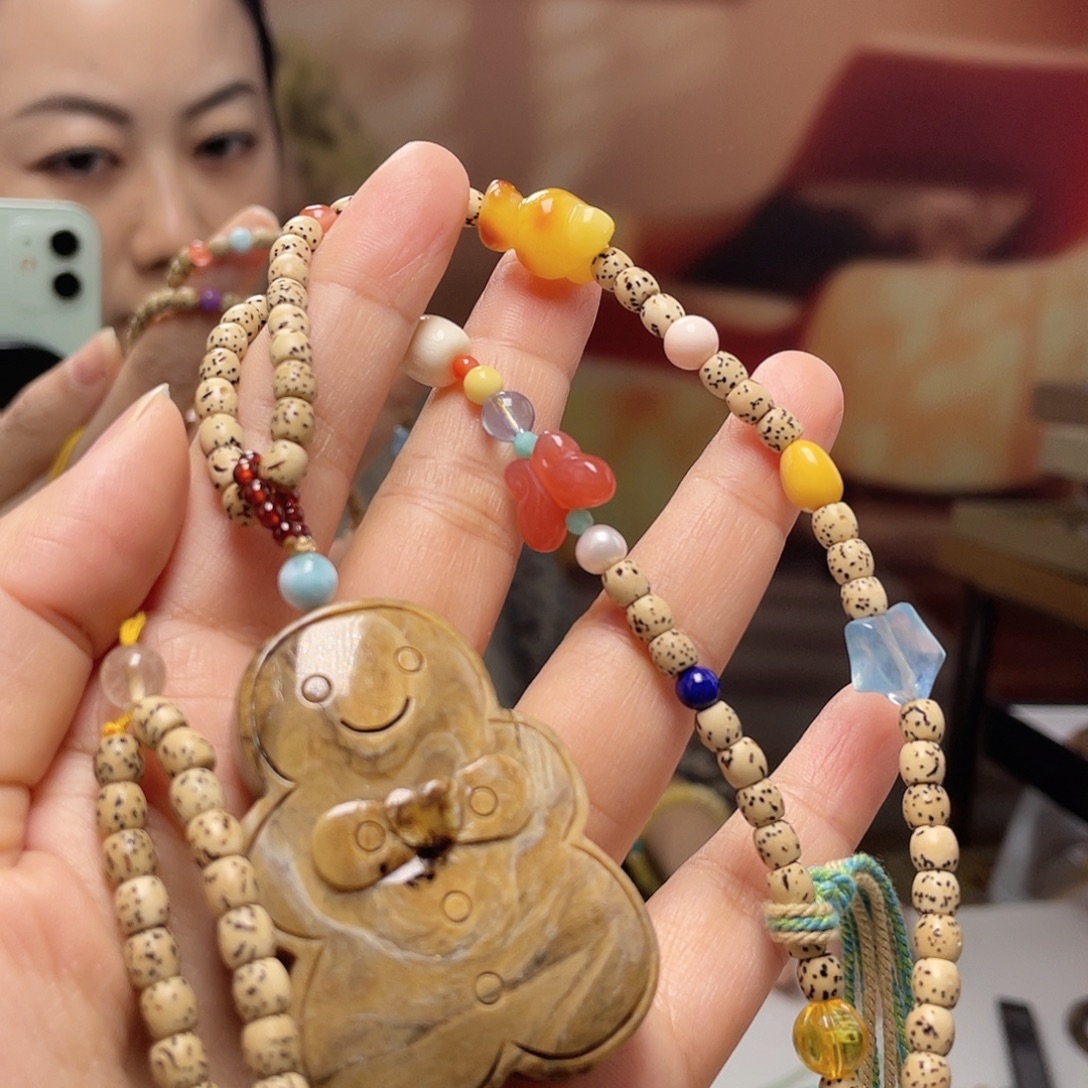 蜜蜡未镶嵌裸石吊坠