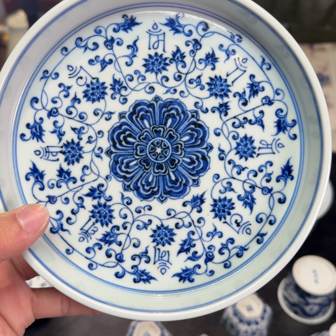 三***号景德镇陶瓷。         