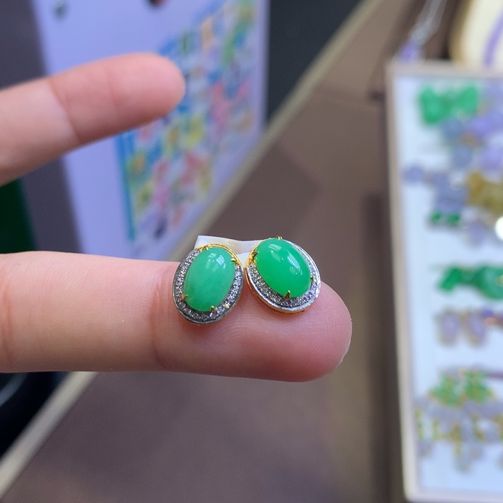 翡翠18K金镶嵌颈饰翡翠