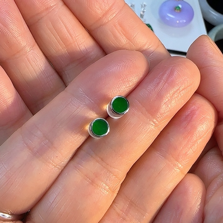 翡翠耳饰18K金镶嵌耳钉