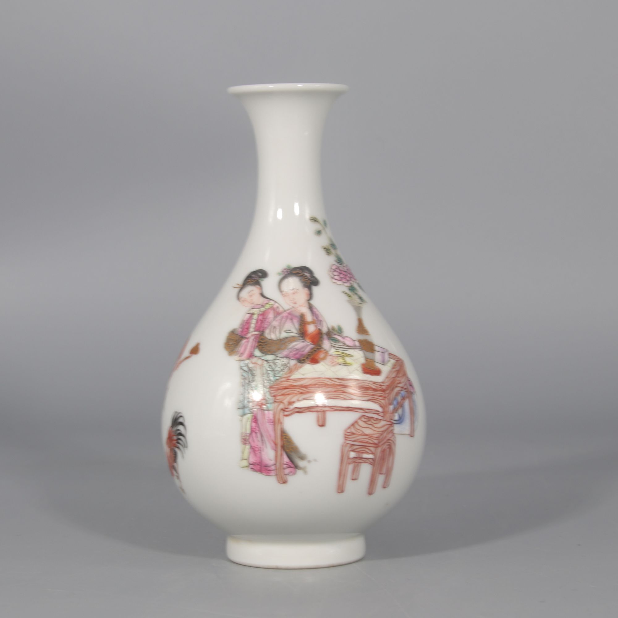 粉彩仕女玉壶春瓶     H501-225