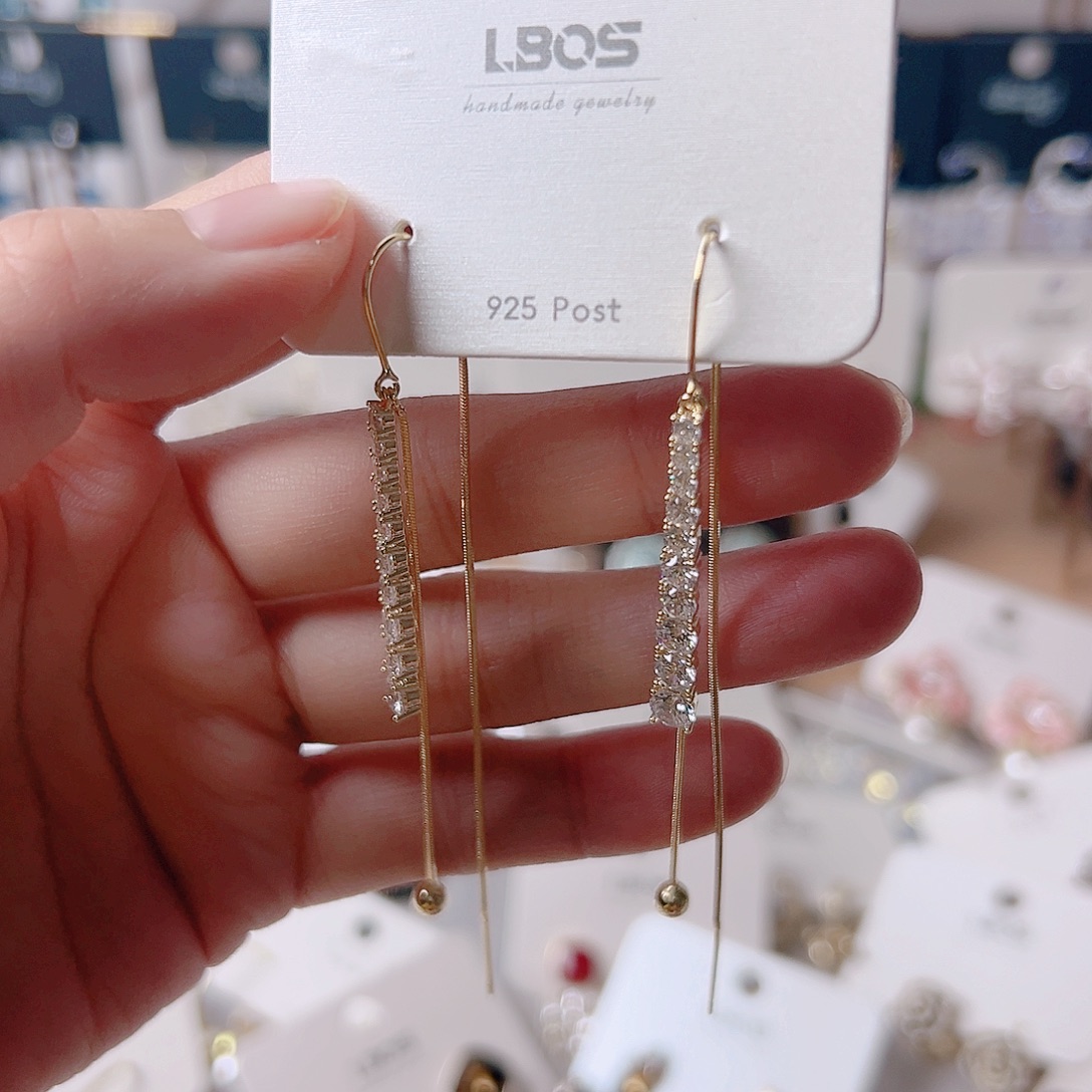 锆石纯铜合金耳环的