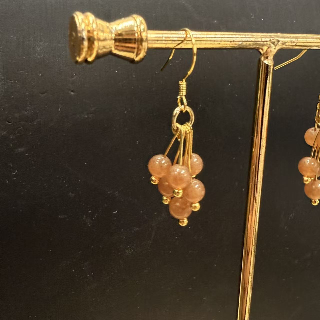 和田玉小葡萄耳钩4mm*（多样性发一件）