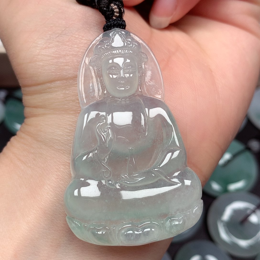 翡翠未镶嵌颈饰观音