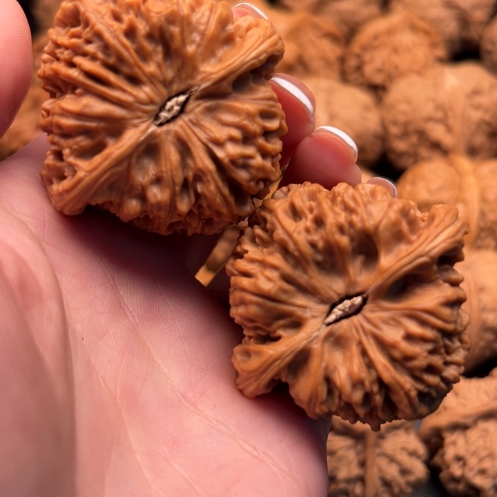 文玩核桃吊坠1*2738南疆