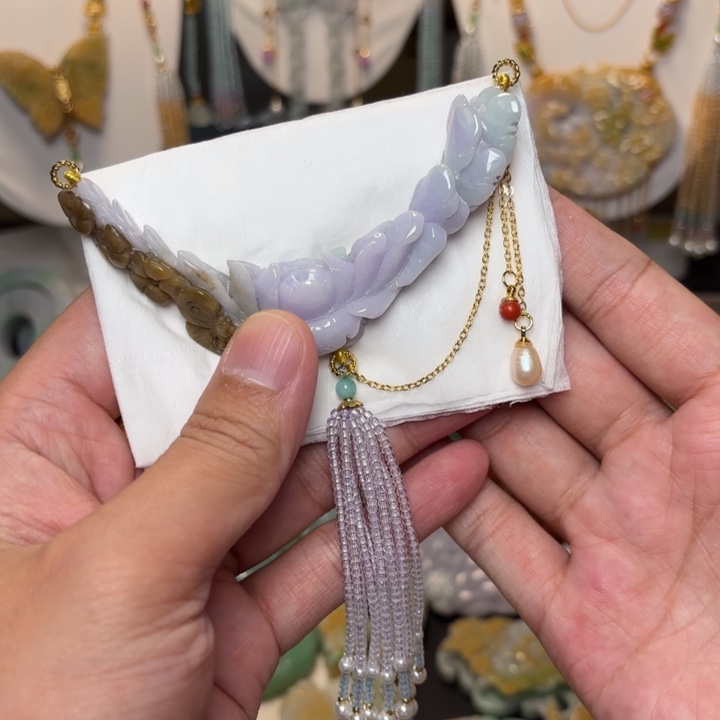 翡翠未镶嵌颈饰吊坠