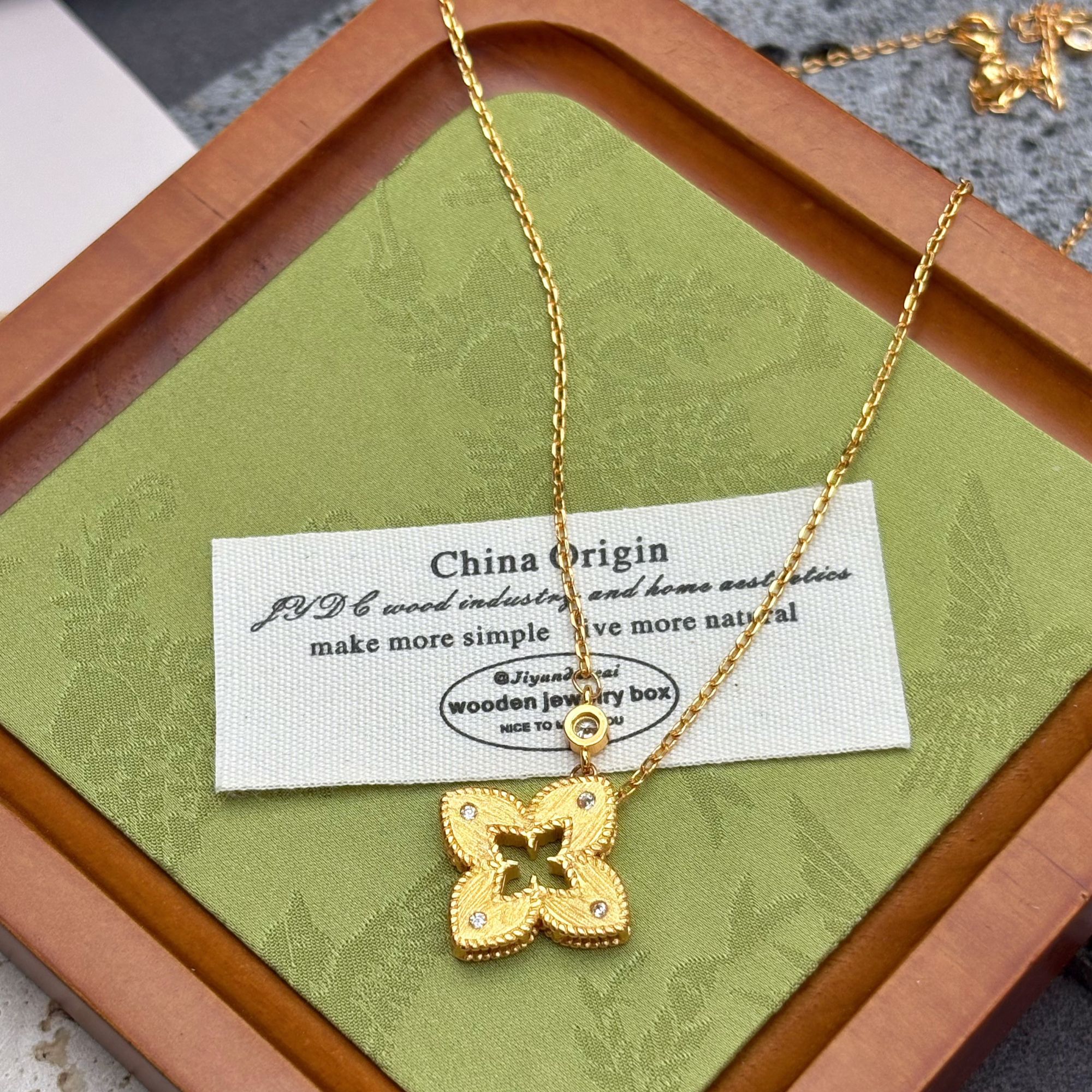 11944拉丝布契拉提四叶草项链套链