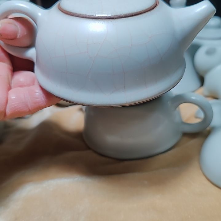 官瓷天青釉钟罩壶