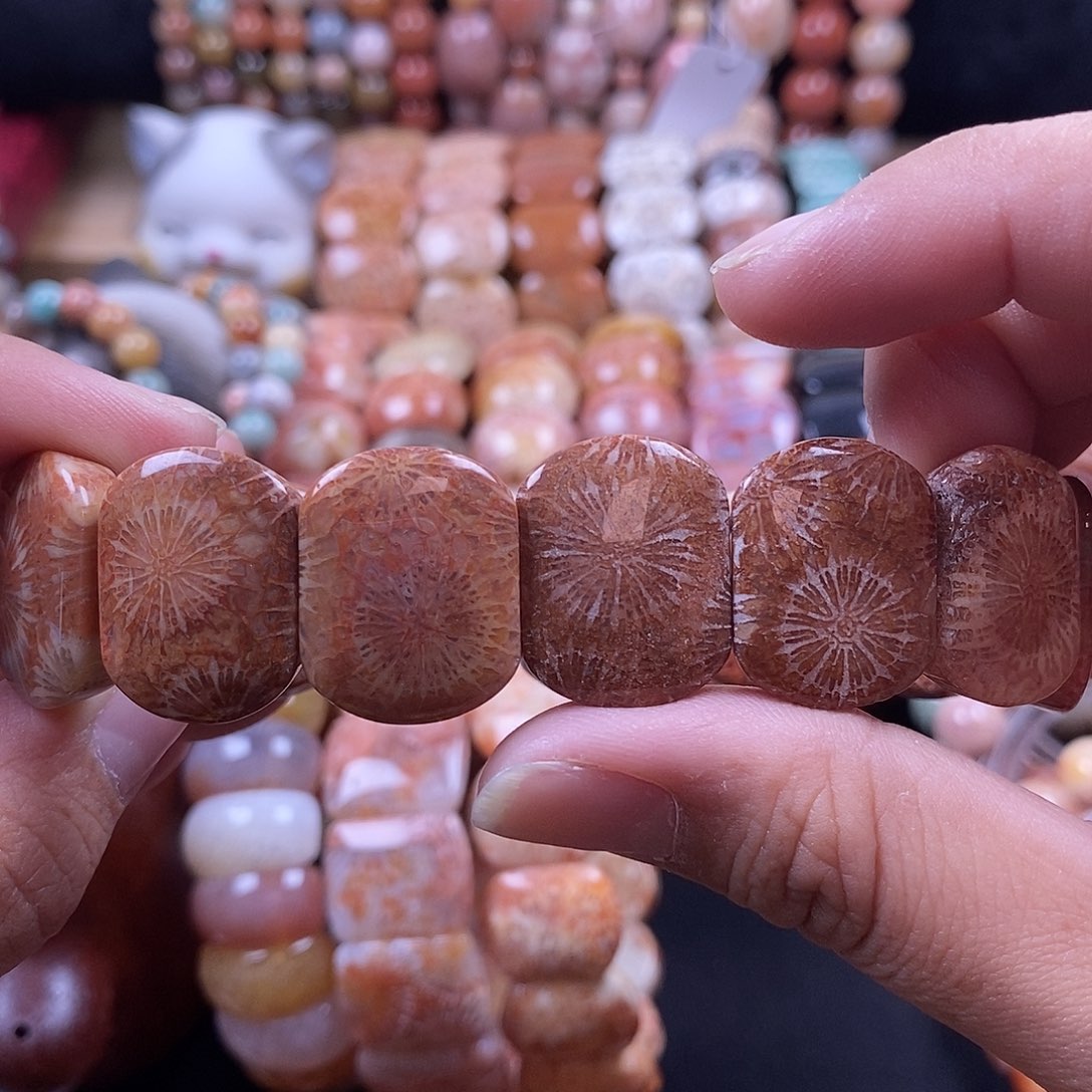 硅化珊瑚（珊瑚玉）手牌未镶嵌70