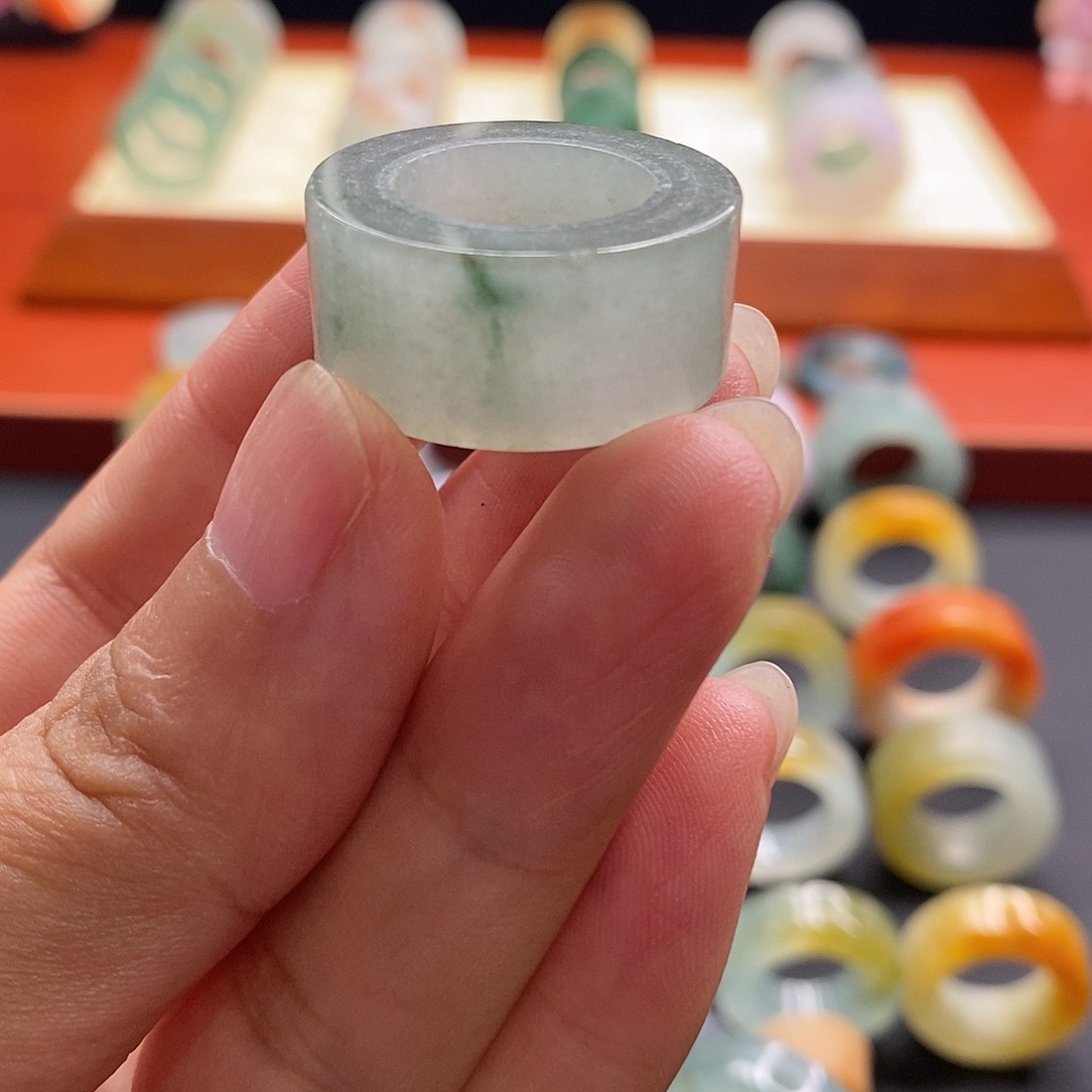未镶嵌定制翡翠翡翠