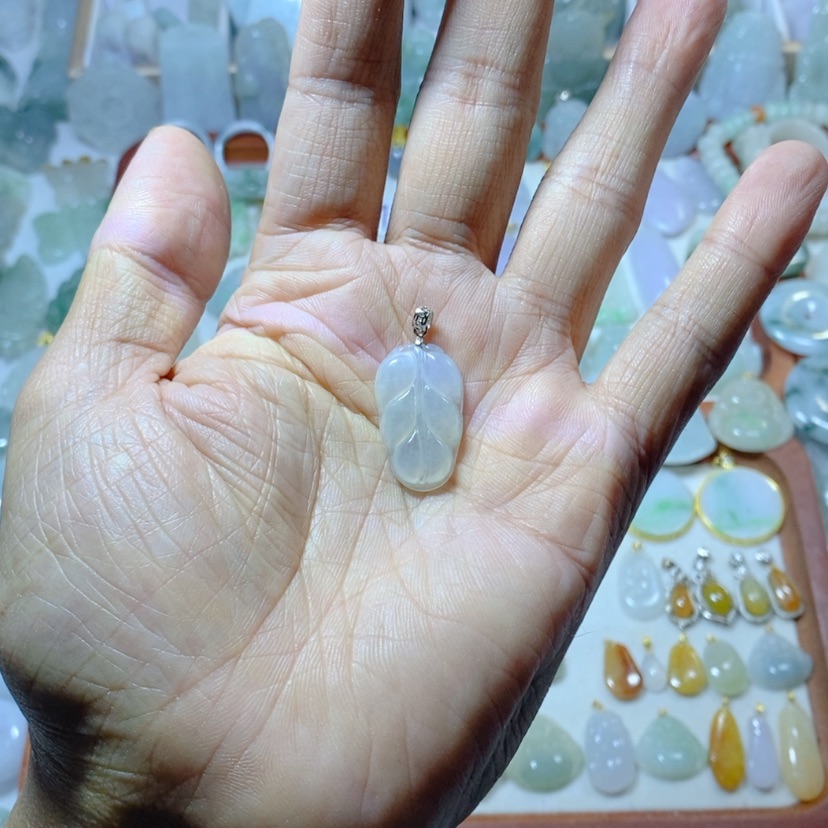 【闪购商品】颈饰未镶嵌翡翠有***?挂件