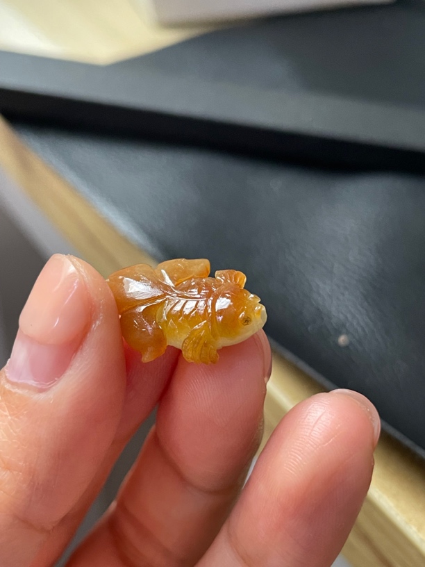 天然翡翠毛货特色小金鱼