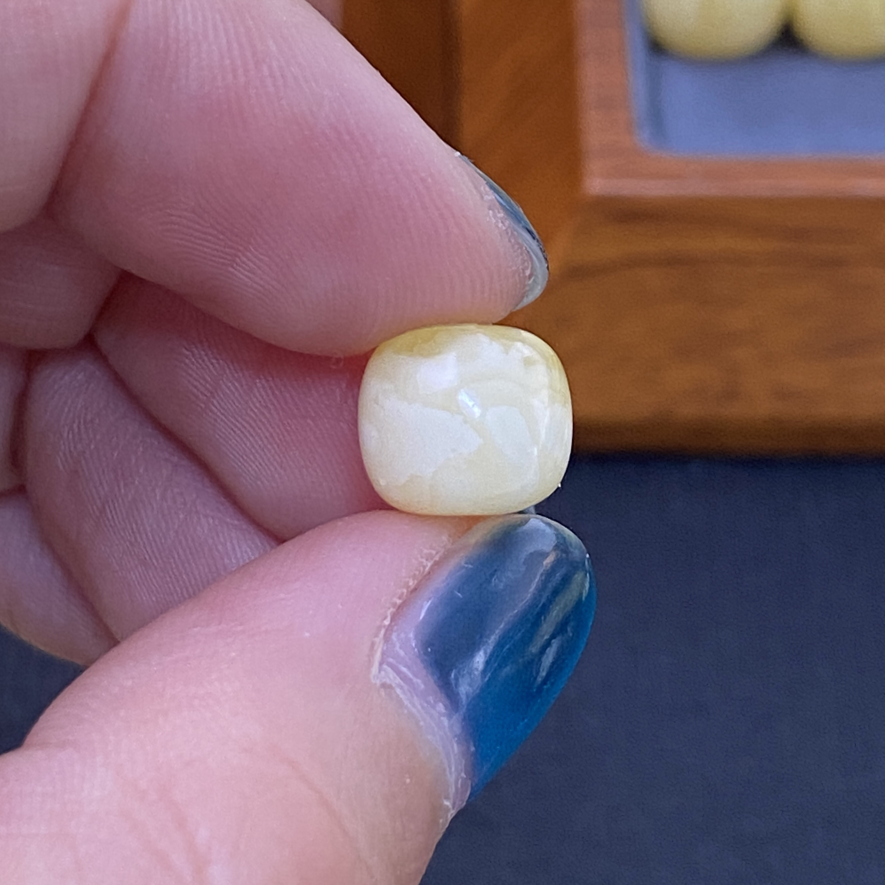 9.6mm天然蜜蜡b213老型单珠原矿俄料猴头星月柏香核尖文玩配饰