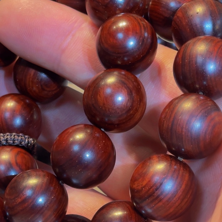 檀香紫檀（小叶紫檀）1.8顶泥玉化满星