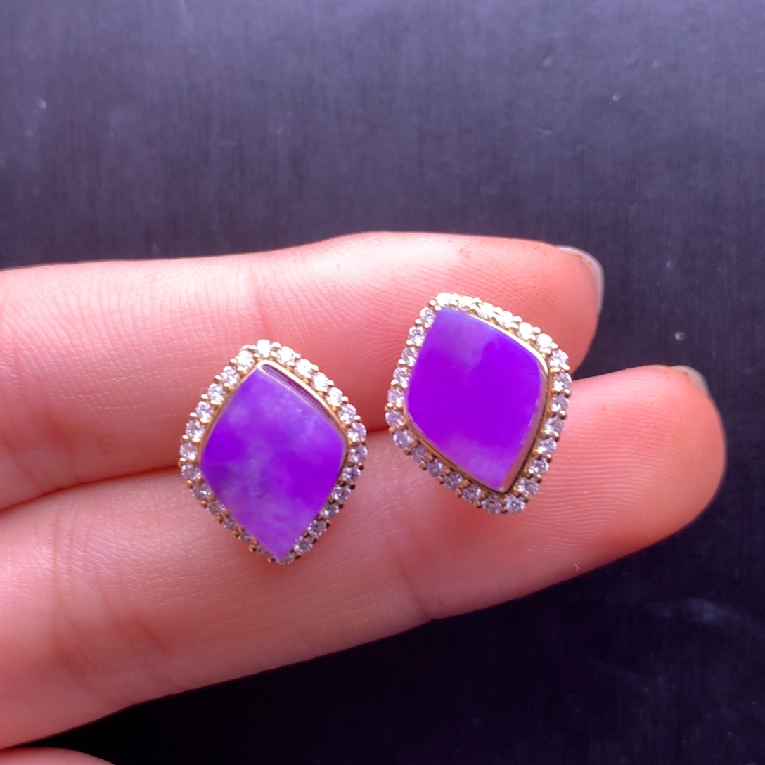 18K金镶嵌苏纪石（舒俱来）耳钉