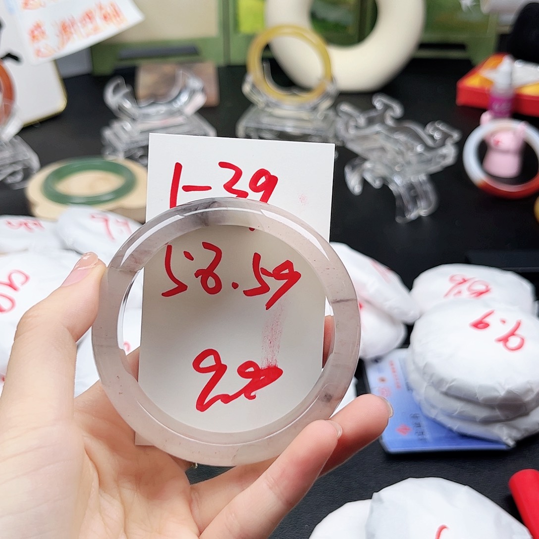 未镶嵌手镯石英质玉1.39