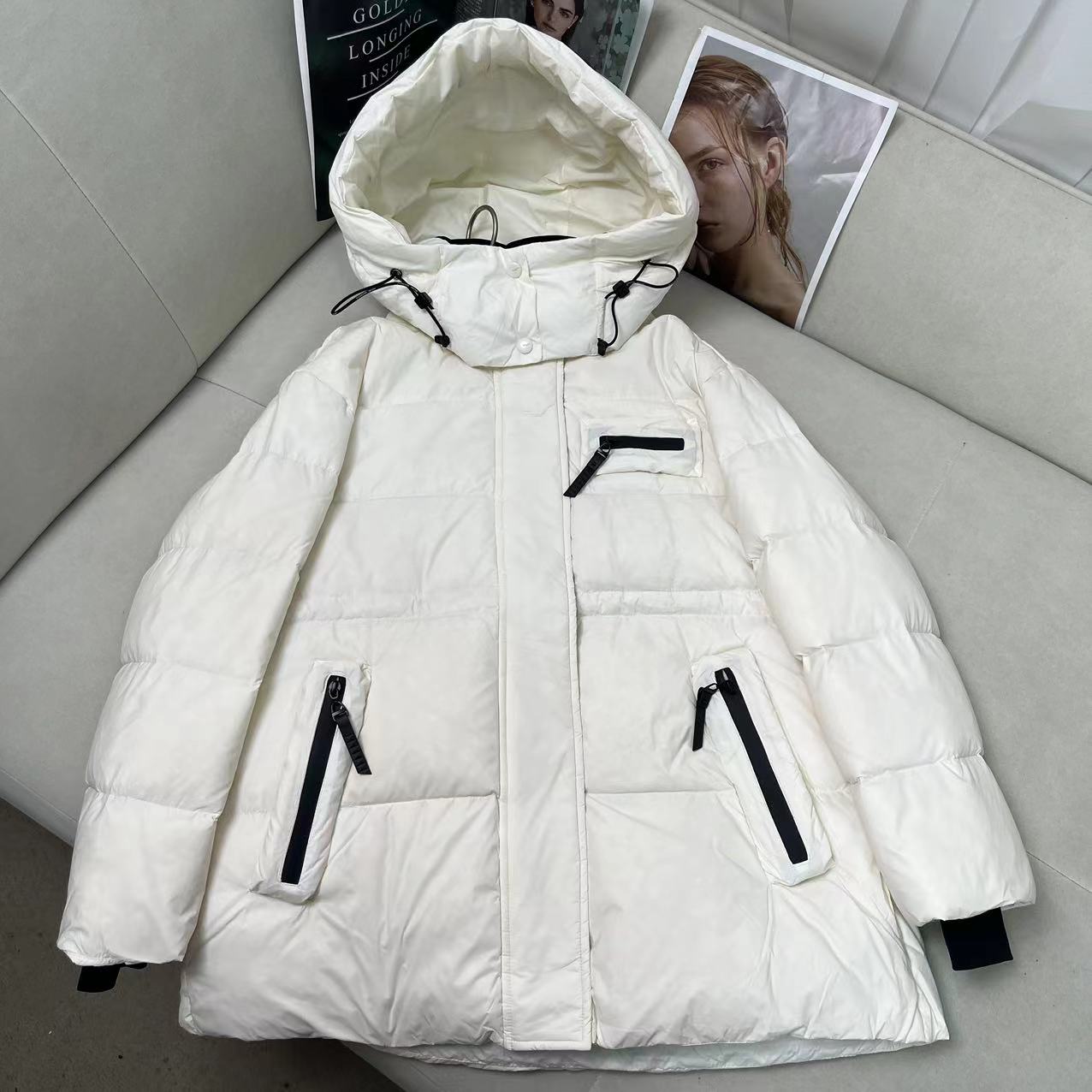 冬季新款高级感舒适百搭连帽短款羽绒服 H1515