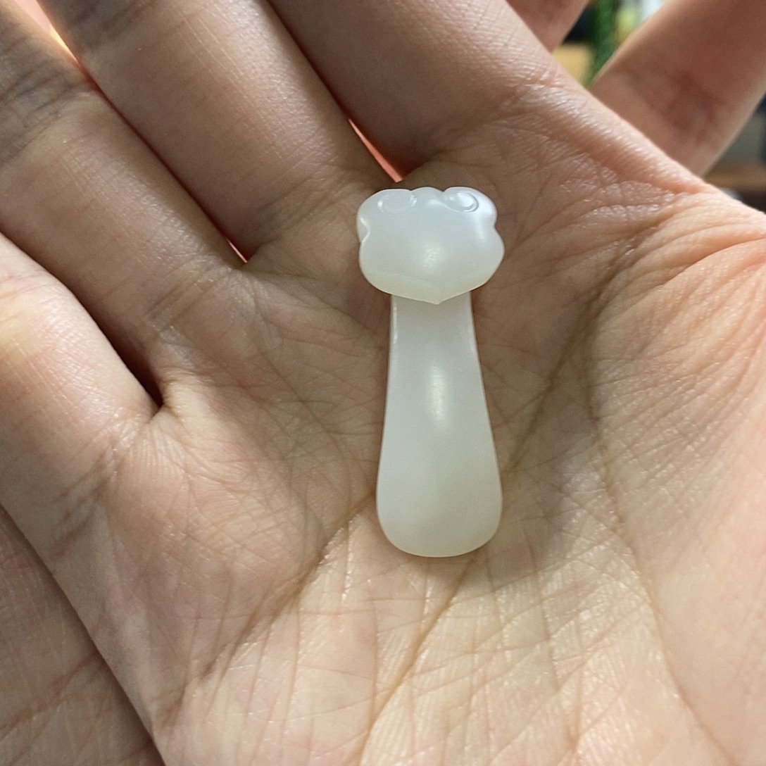 #***子和田玉未镶嵌颈饰