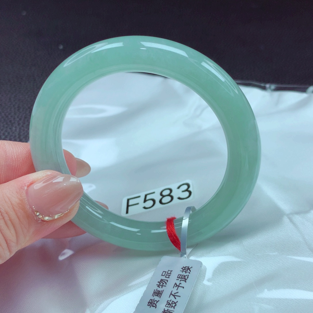 翡翠手镯未镶嵌手镯88