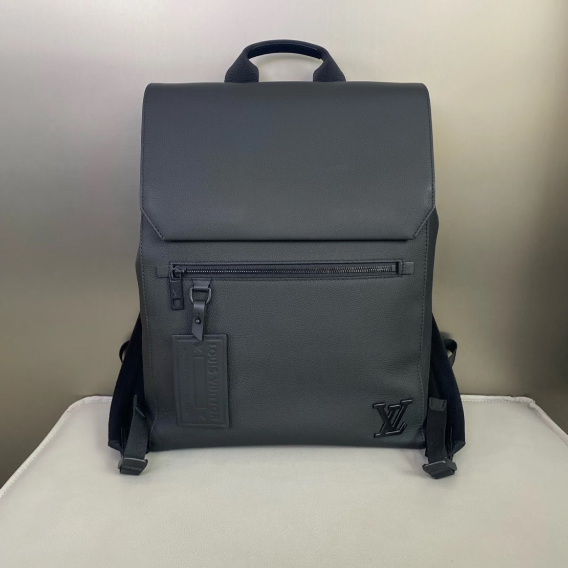 99新 LouisVuitton/路易威登 aerogram系列 Flap 黑色双肩包 芯片