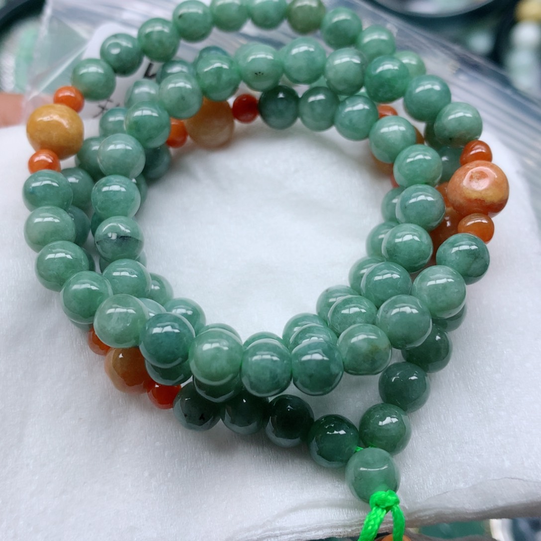 翡翠颈饰未镶嵌手串