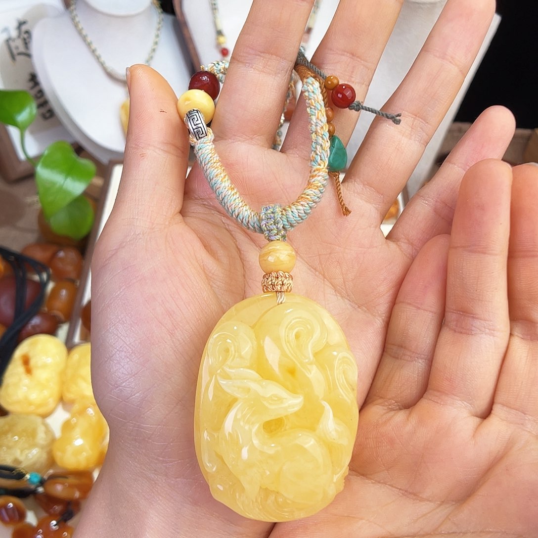 未镶嵌琥珀珠宝奇石蚂***头，