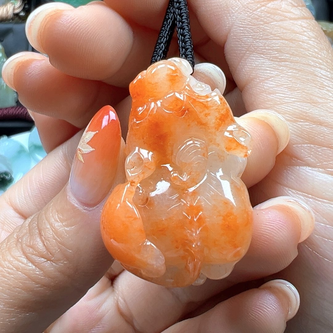 翡翠颈饰未镶嵌貔貅