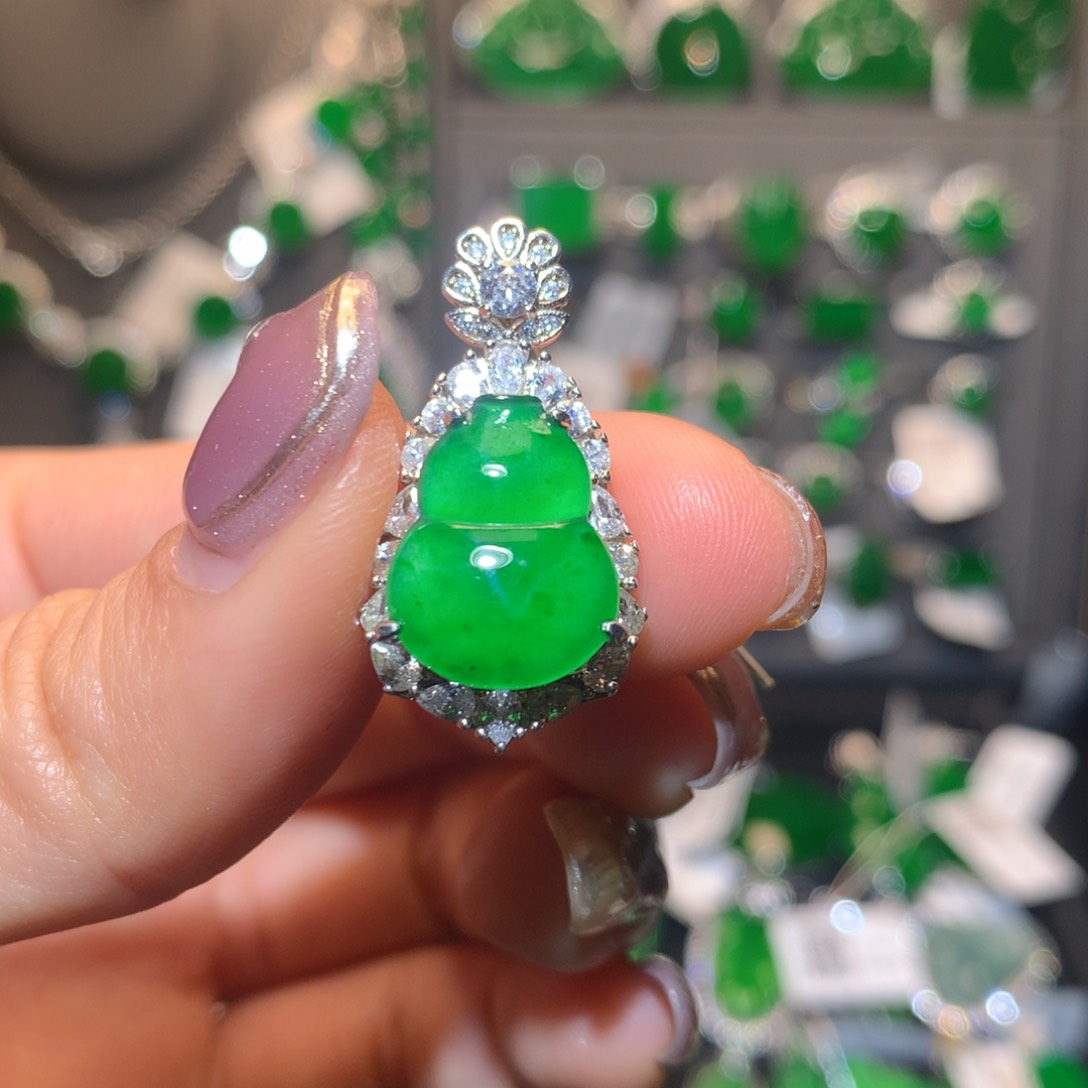 翡翠颈饰银S925镶嵌葫芦