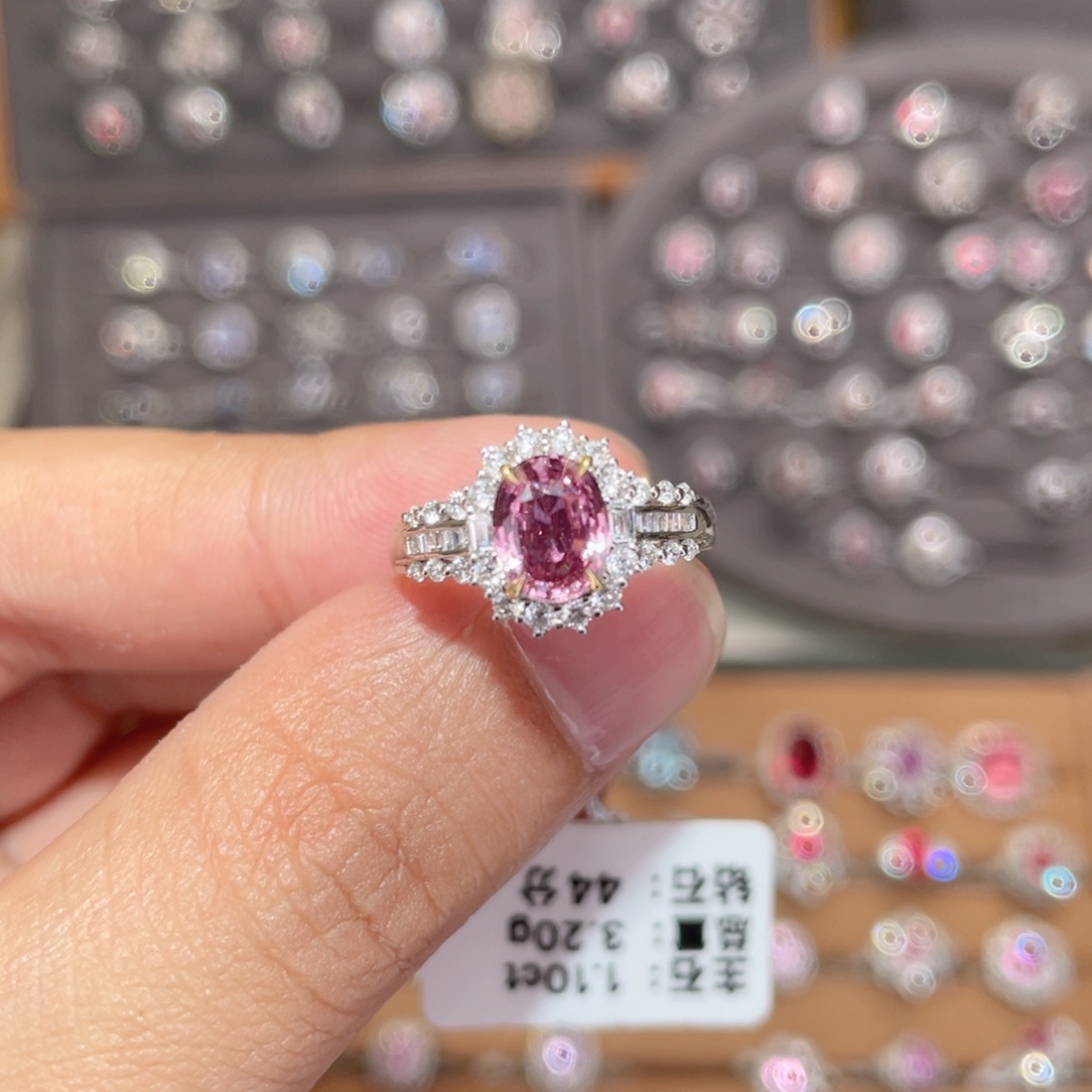 彩色蓝宝石戒指18K金镶嵌1.1ct 无烧帕帕